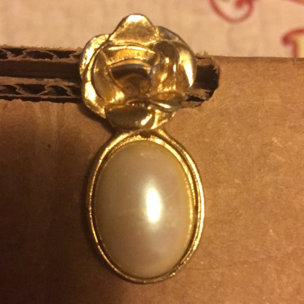 New Talbots pearl flower earrings